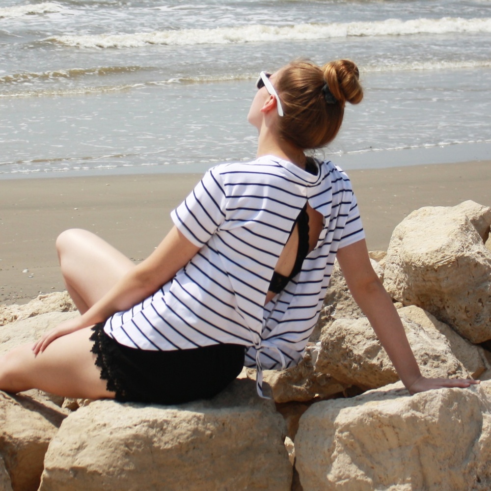 Open Tie Back Striped Tee - Picture 4 of 8